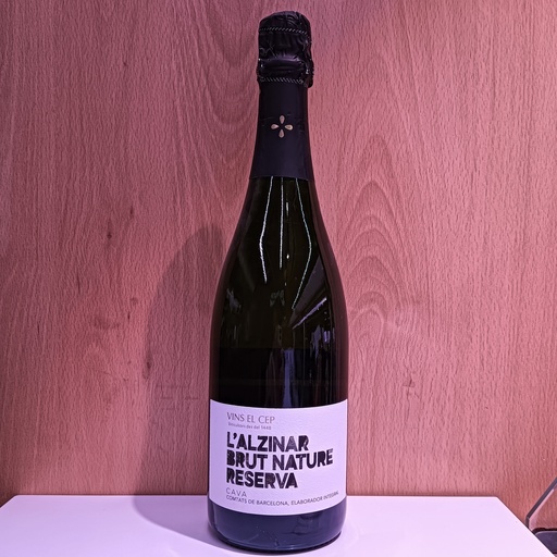 Cava L'Alzinar Brut nature Rva- Net i fresc que expresa joventud. Aroma afruitat de poma i matissos minerals.