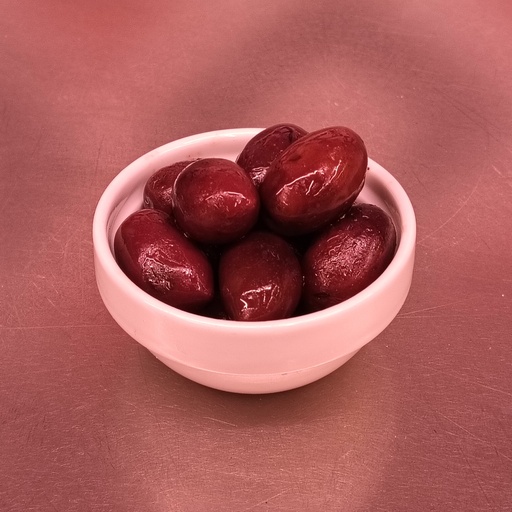 Olives Kalamata - Originària de Grècia, és una oliva negre gran i carnosa, amb una combinació d'amarg i salat, adobades amb un toc d'orenga, son molt bona opció per plats de carn i verdura.
